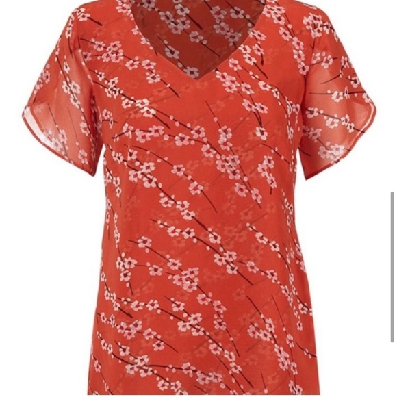 🎃 CAbi Tulip Sleeve Orange Blouse with Cherry Blossom Print Medium - Picture 4 of 15